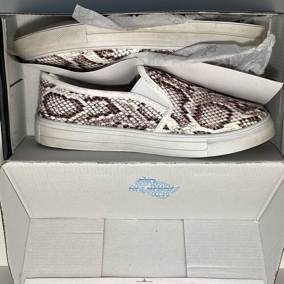 SOHO Girls Faux Snakeskin Embossed Slip Ons ~ Women’s Size 10 ~ Style Jerry-2 - Picture 8 of 9